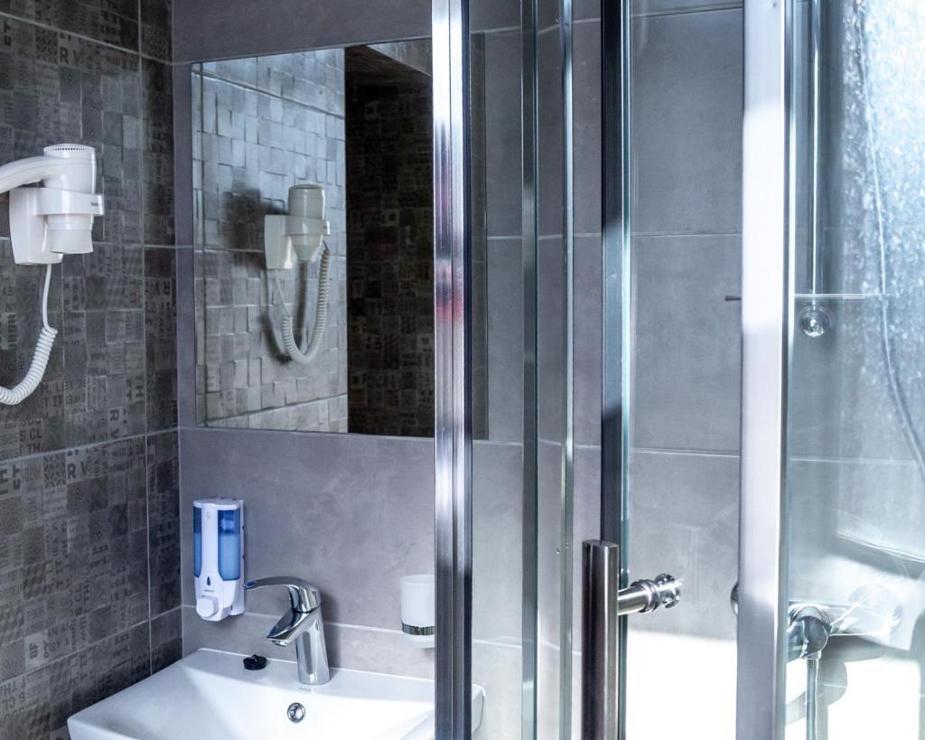 Hotel Dozari Korostyshiv エクステリア 写真