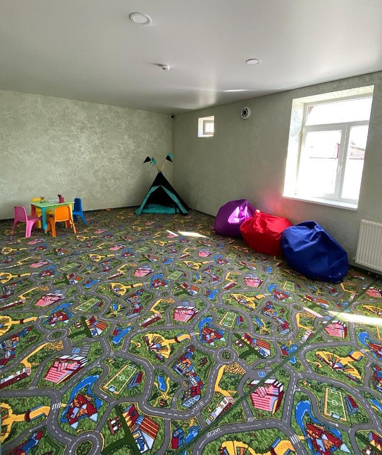 Hotel Dozari Korostyshiv エクステリア 写真